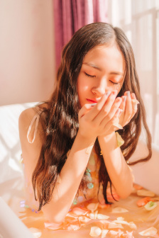 《女子按摩養生館視頻大全》