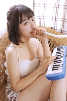 一直伸舌頭原聲視頻