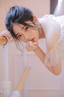 人妻在廚房被瘋狂進入