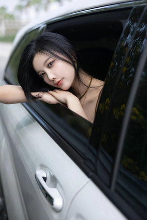 亞洲偷自精品三十六區