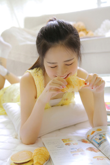 16歲小花妹妹CSGO