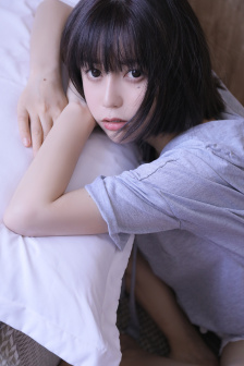 男友說邁開腿嘗嘗你的草莓包子攤