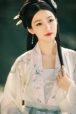 扒開內褲邊吃奶XXOO