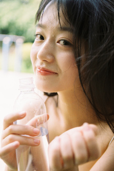 變成黑皮辣妹和朋友做了