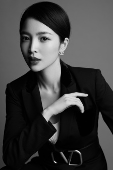 我在大佬身邊吃很飽