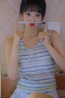 撐開毛都沒長齊的小縫