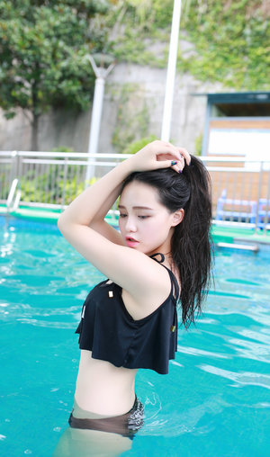 亞洲絲襪第一頁