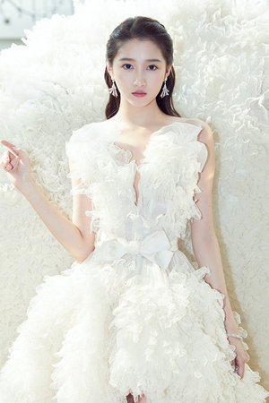 當著全班面被C到高潮哭視頻