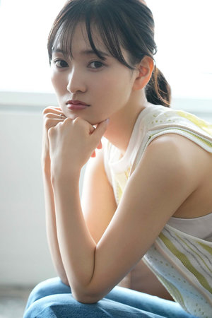 兩腿間的肉瓣被吸得腫了