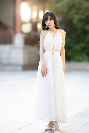 女海邊三角褲露側毛