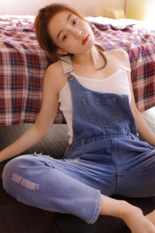 黑土躺床上流白色分泌物怎么回事