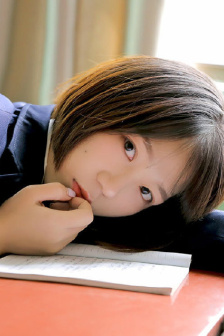 嫂嫂讓小叔子幫忙生孩子視頻