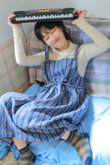 當眾扒開雙腿調教花蒂