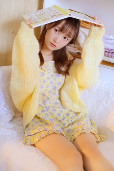 撕開胸罩一邊親一摸就硬了正常嗎