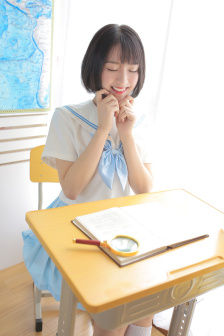 国精产品自偷偷拍在线观看