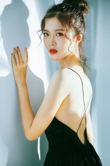 鐘愛寶 性女傳奇