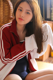 裸體跪著被主人公開調教小說