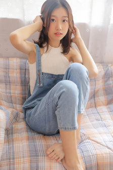 女神開檔泳裝圖片