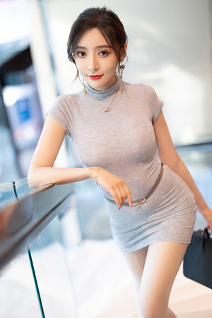 穿真空短裙坐公交車被趕走怎么辦