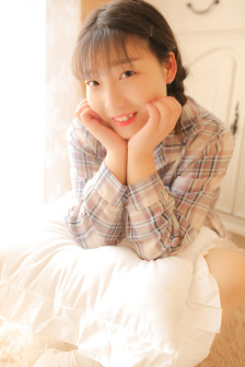 小雪乖…把腿張開一點視頻