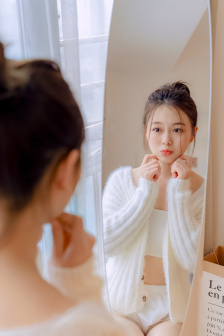 美女解開扒掉內衣視頻