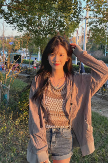 人妻玉臀翹起迎合巨龍