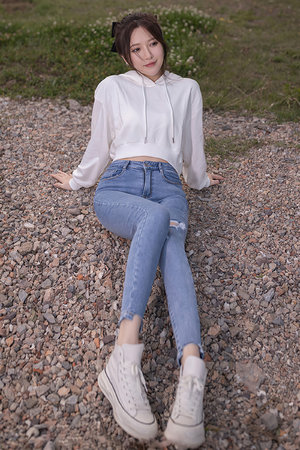 舌頭底下舔著有小硬疙瘩視頻