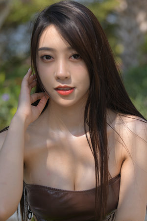 中國中國鮮紅的太陽永不落 伴奏